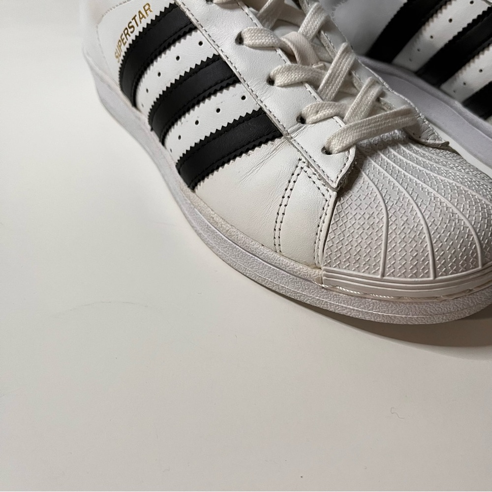 Adidas black and white superstar size 7.5 - Picture 8 of 16